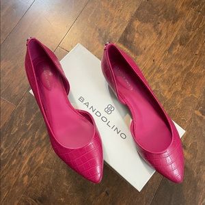 Bandolino hot pink flats.      T2